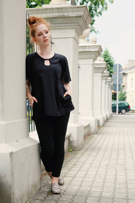 Bluzka czarna z koronką, tunika elegancka,