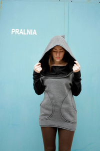 Bluza damska szara z dużym kapturem i kieszeniami , tunika damska, kaptur duży  na dredy 